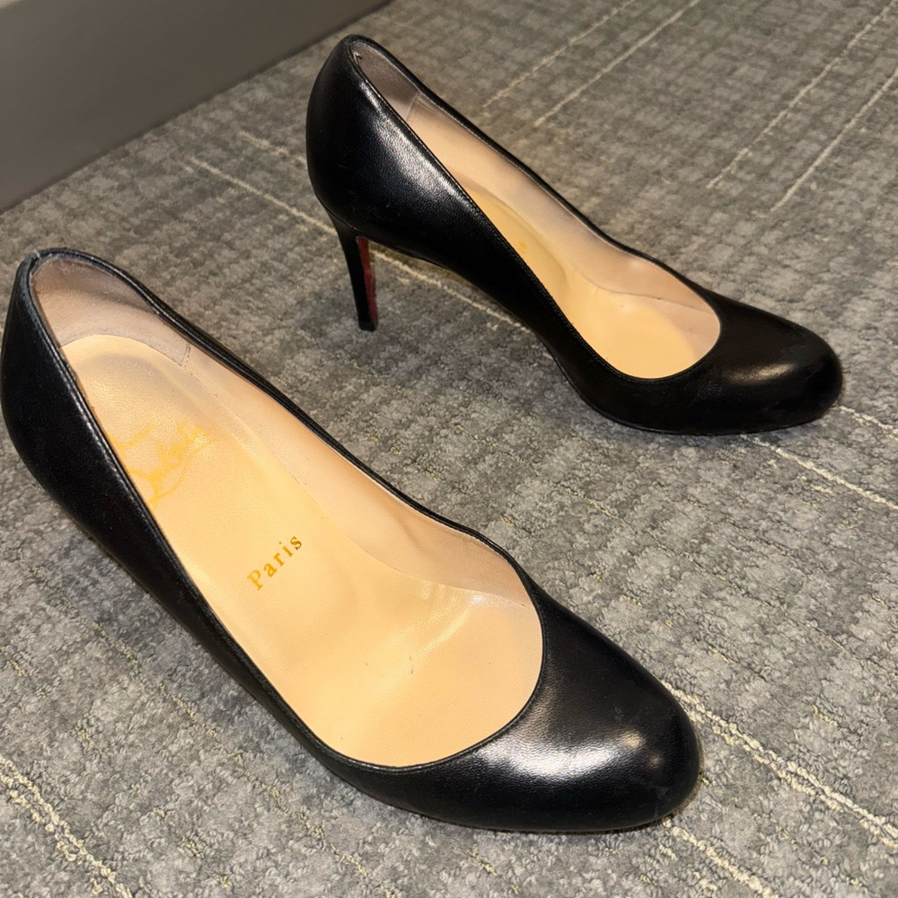Christian Louboutin Simple Pump 85mm Black Round Toe Pump Heels Size 37